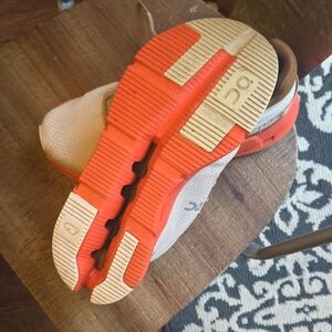 On Running Beige Mesh Sneakers with Coral Outsoles